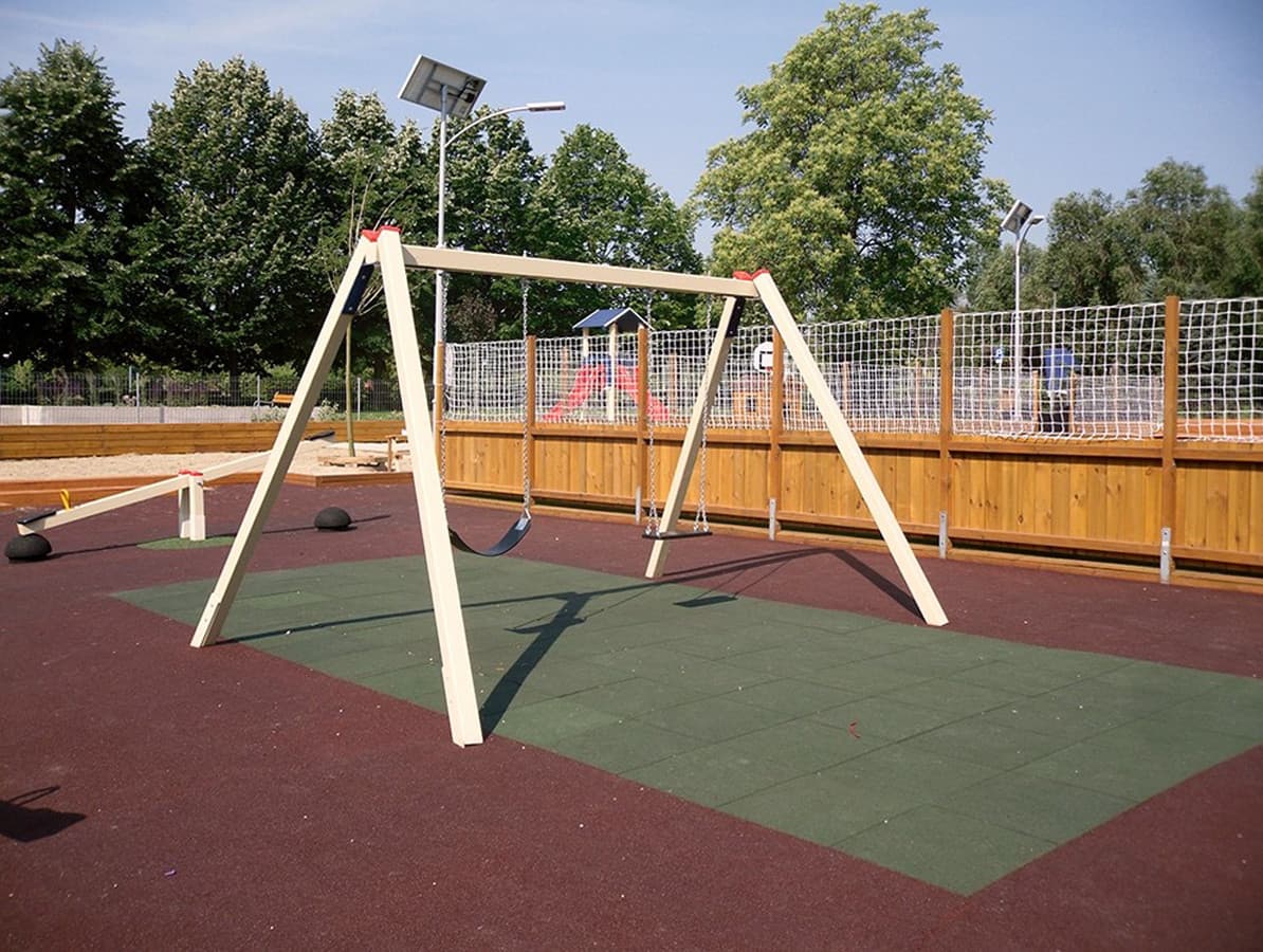 Gumena obloga PLAY 4 cm za dječja igrališta – crvena, zelena ili crna boja